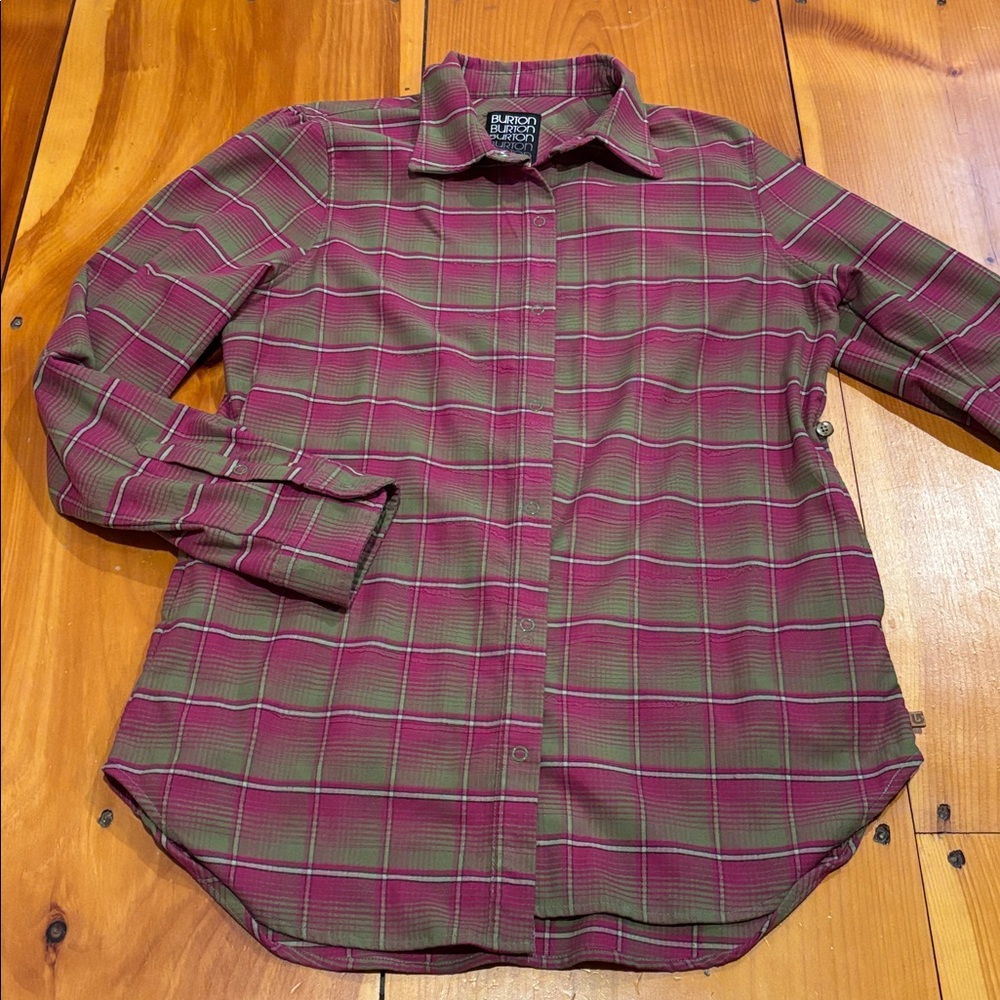 BURTON Women's M Tart Plaid DryRide Blitz Flannel Shirt Pockets
